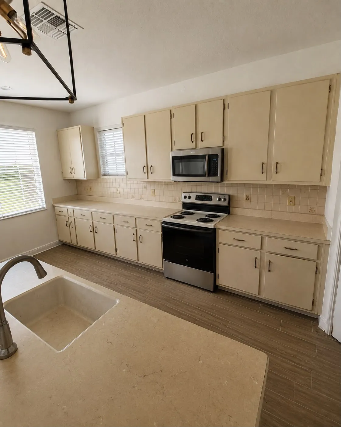 Kitchen before the renovation
