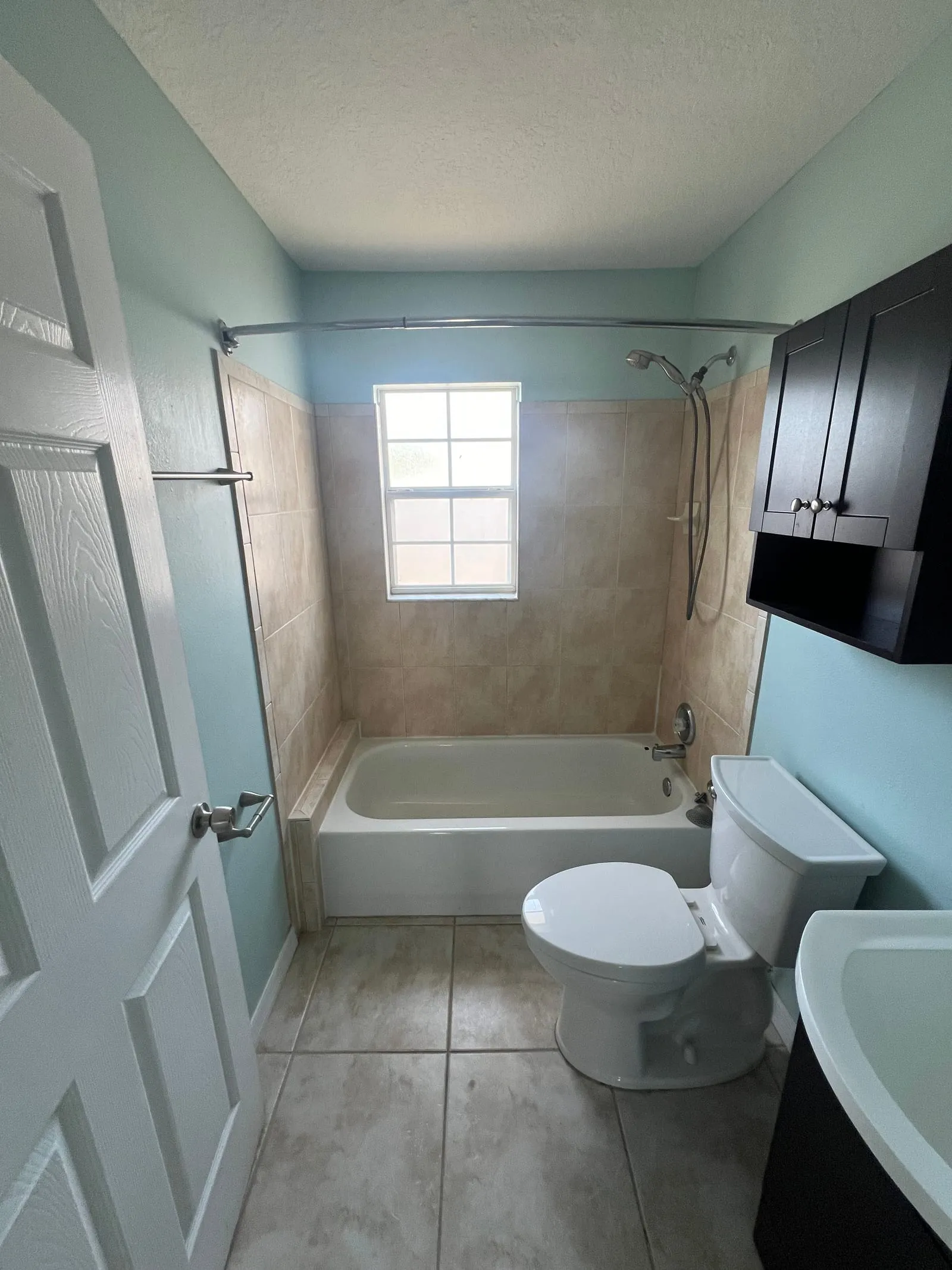 Guest Bathroom before the renovation