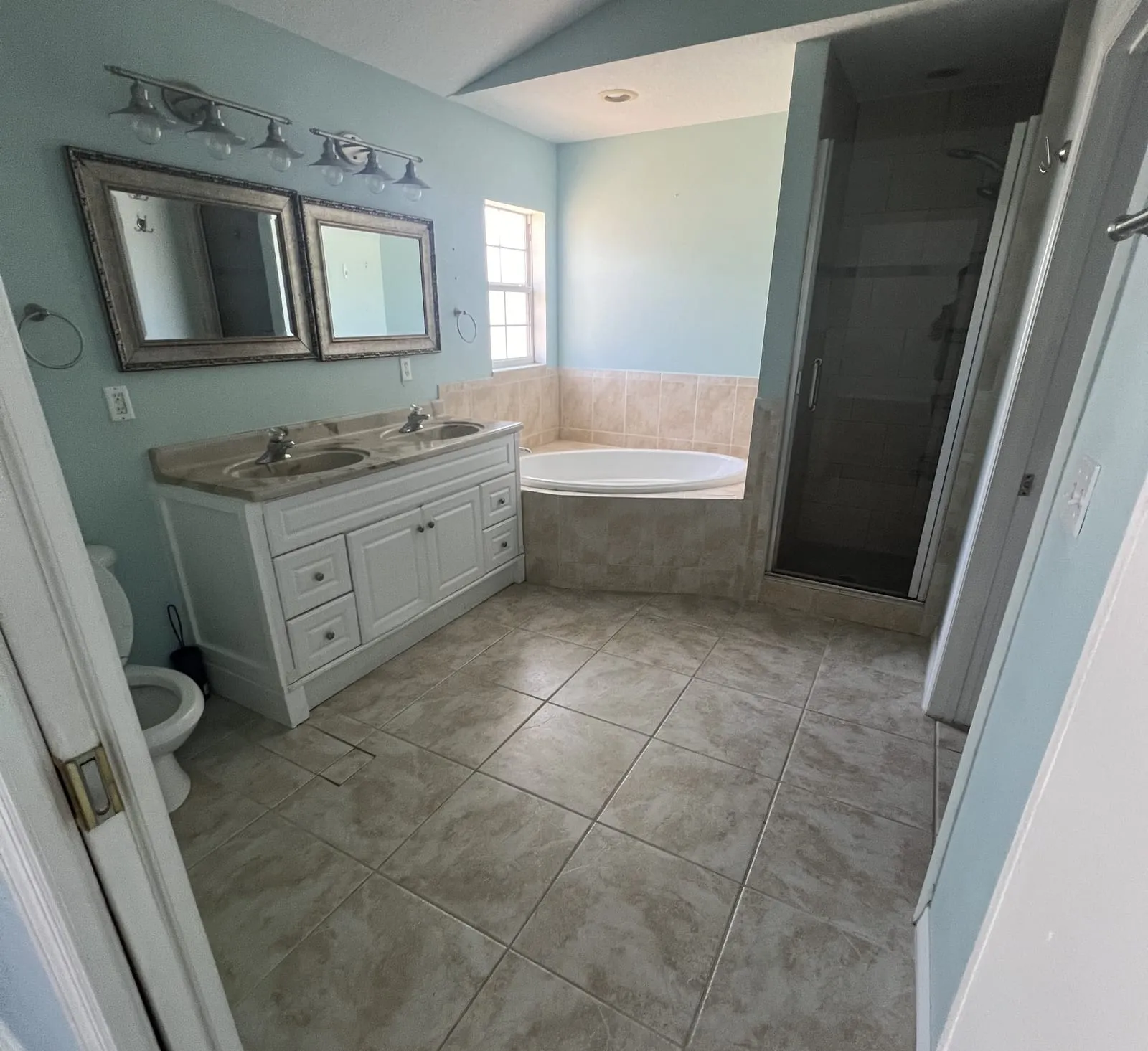 Primary Bathroom before the renovation